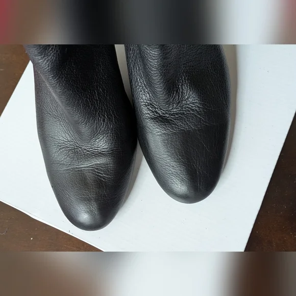 Genuine soft Leather boots, 3 1/4" Heels. Size 7B - Picture 3 of 11